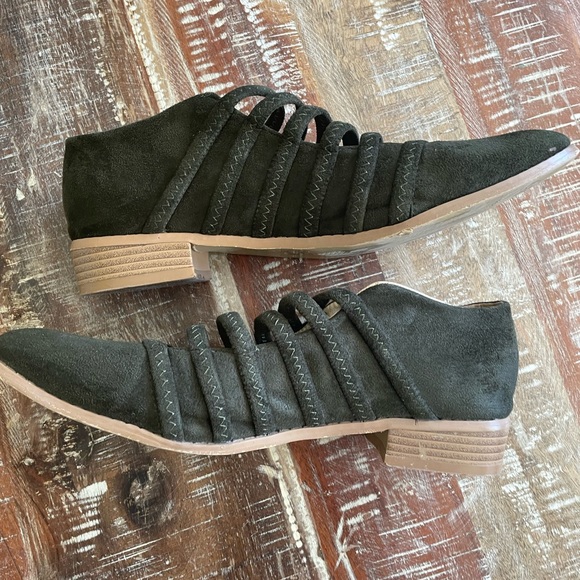 GREEN SLIP ONES WITH SMALL HEEL - Picture 2 of 6